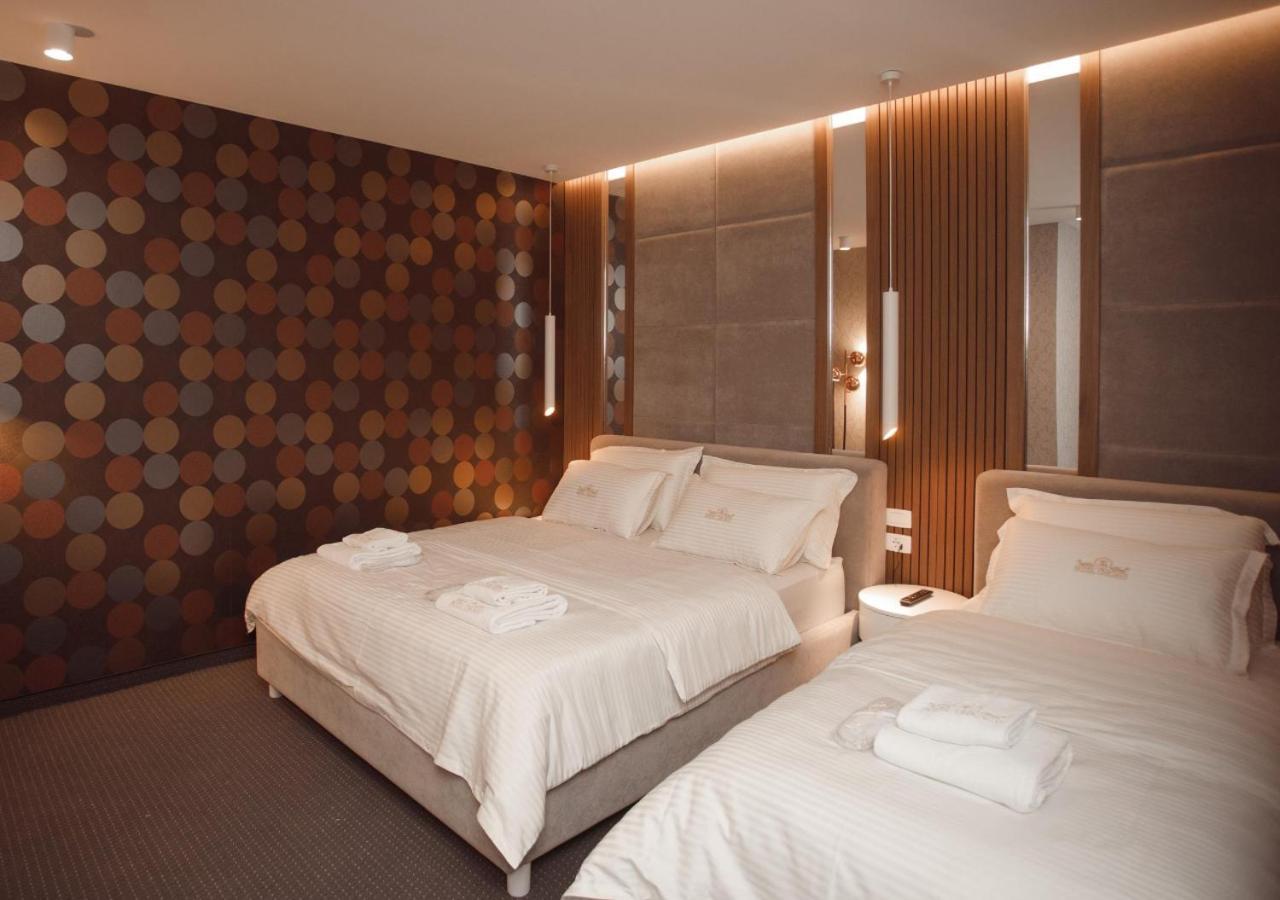 Hotel Chicago Shkodër Екстериор снимка