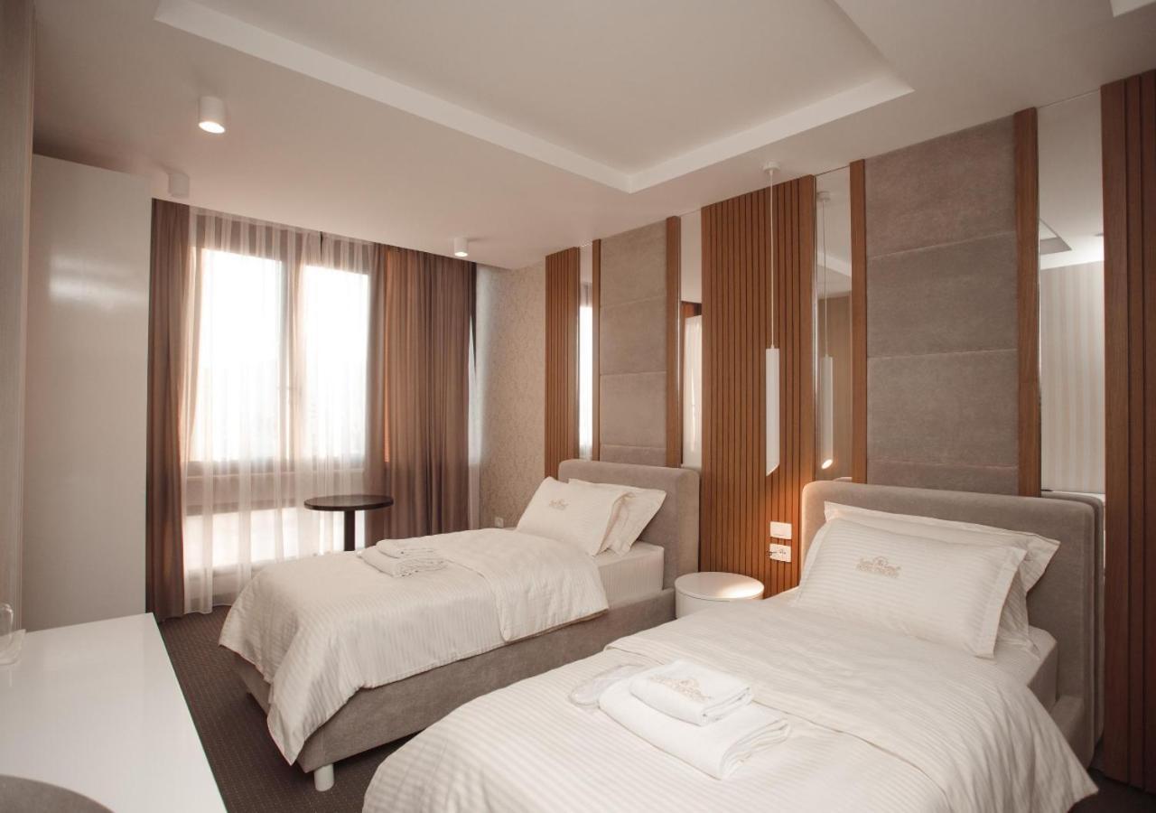 Hotel Chicago Shkodër Екстериор снимка