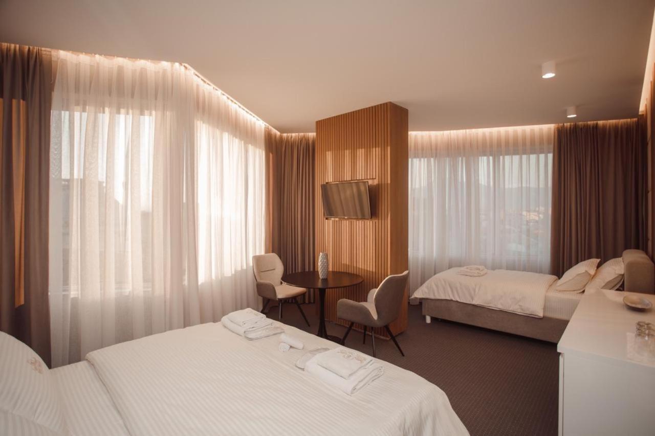 Hotel Chicago Shkodër Екстериор снимка