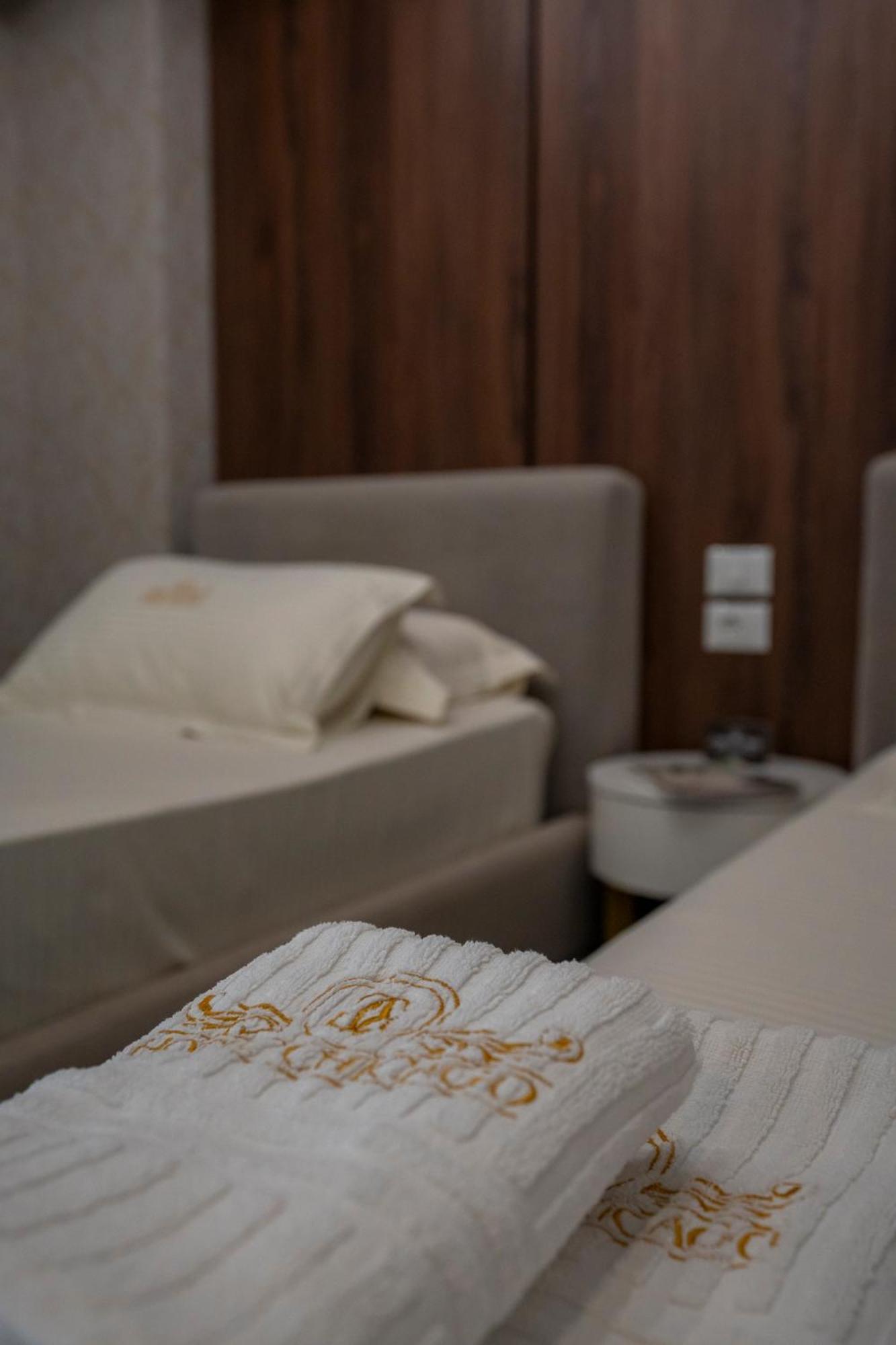 Hotel Chicago Shkodër Екстериор снимка