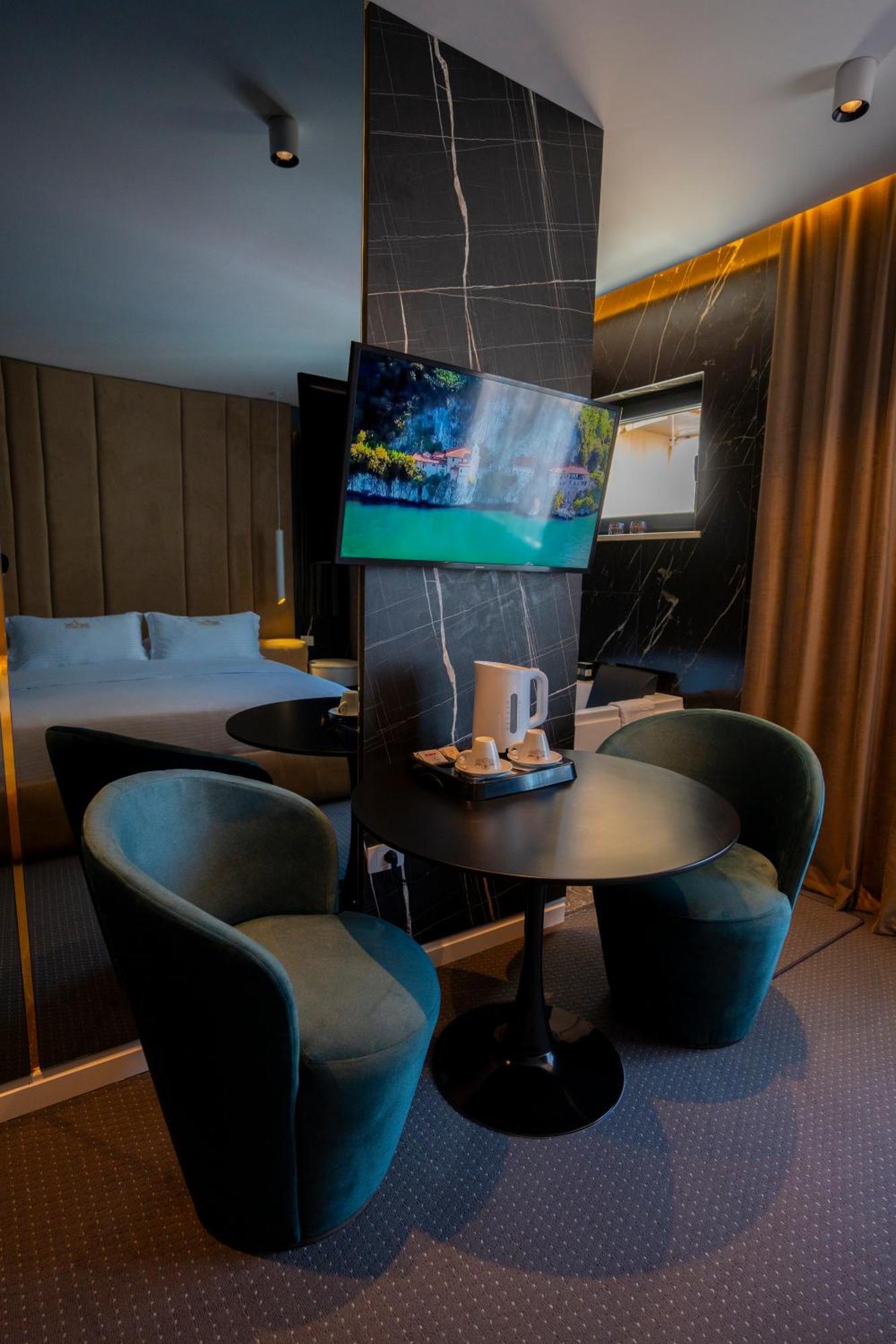 Hotel Chicago Shkodër Екстериор снимка