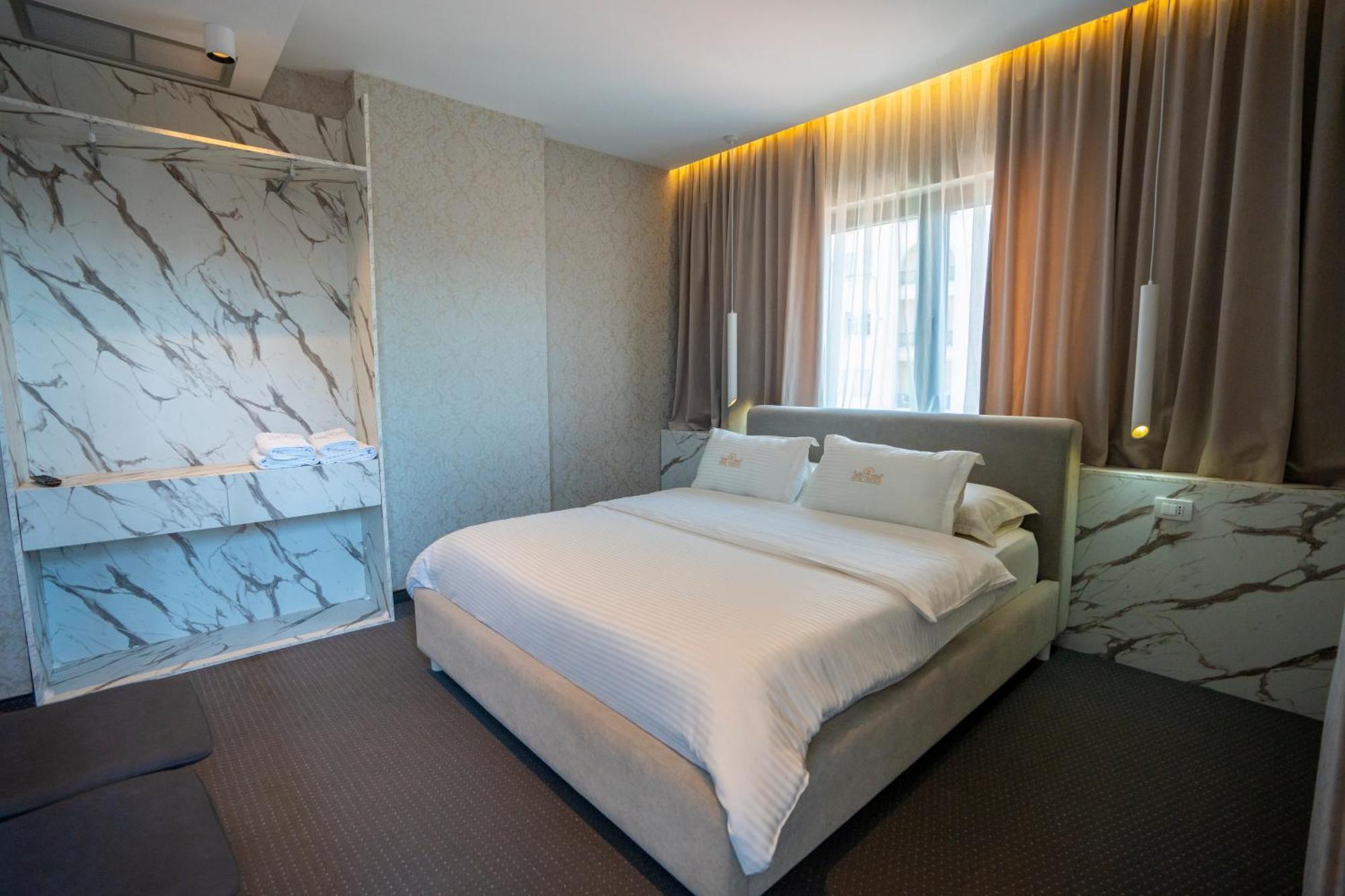 Hotel Chicago Shkodër Екстериор снимка