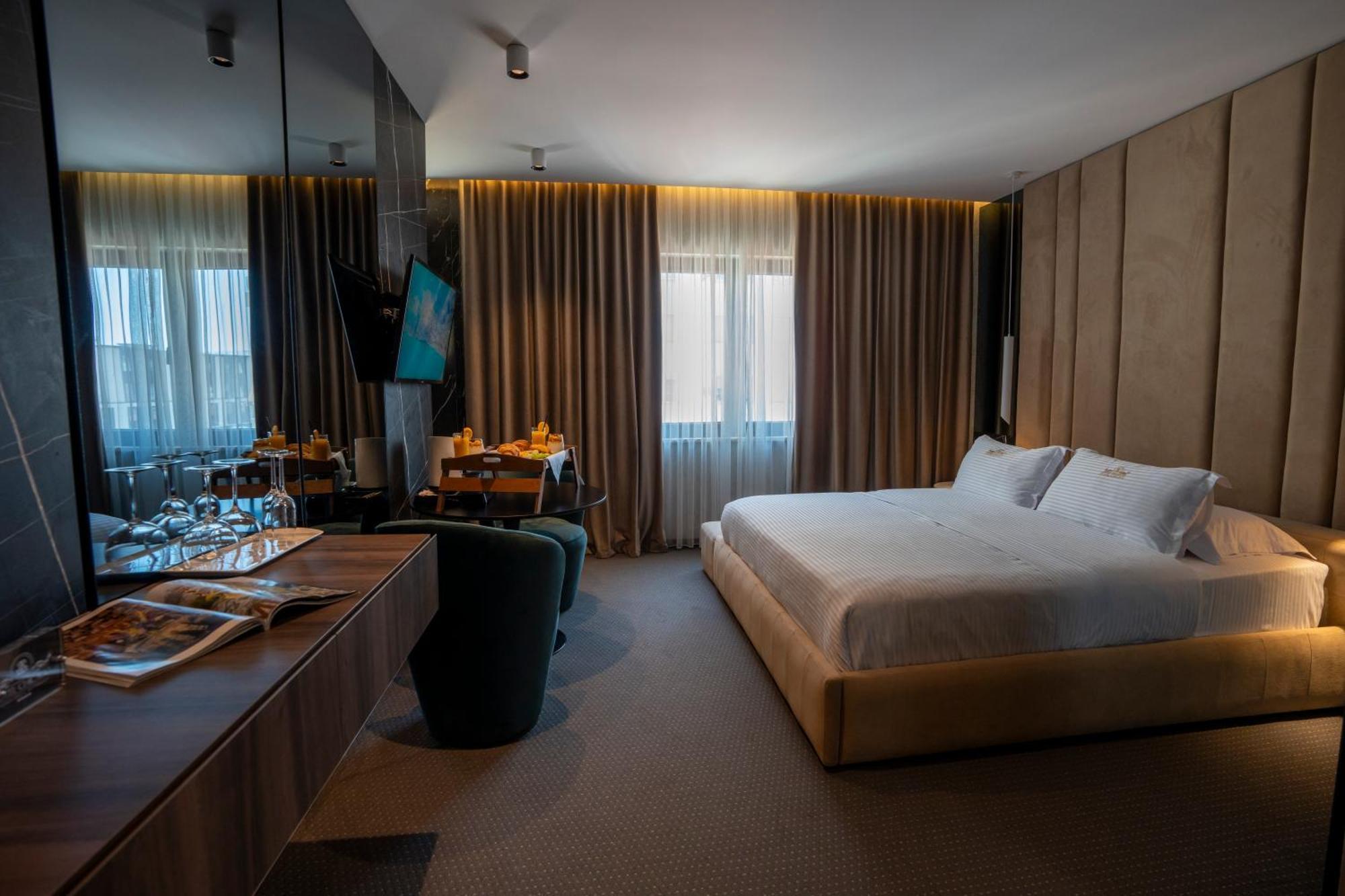 Hotel Chicago Shkodër Екстериор снимка