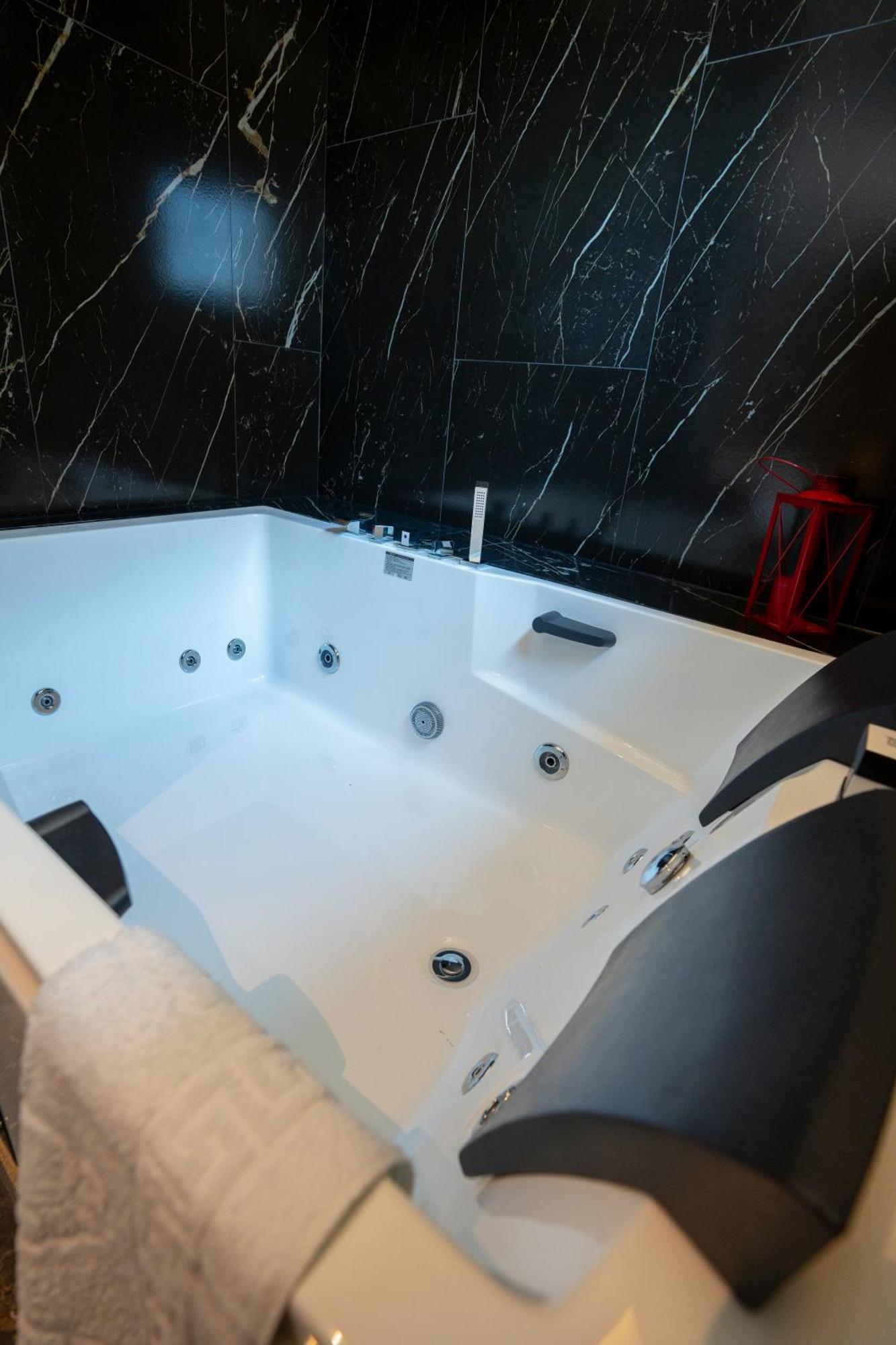Hotel Chicago Shkodër Екстериор снимка